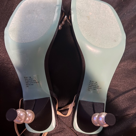 Stunning Betsey Johnson heels size 10 - Picture 3 of 5